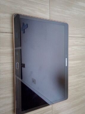 Samsung Tablet S in Black with Gold Edge